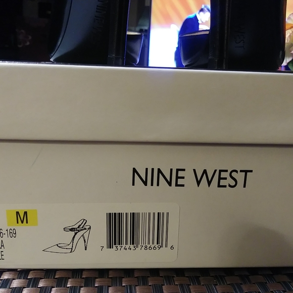 Nine West size 7.5 M.genuine leather.New in box. - Picture 12 of 13
